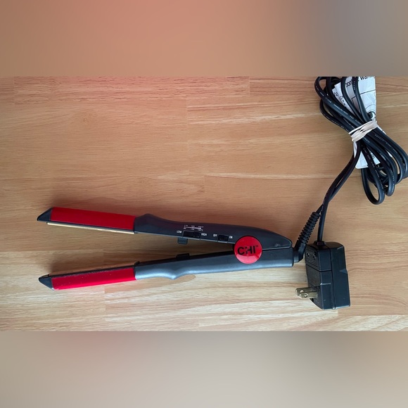 CHI Turbo - 1 1/2" Digital Ceramic Flat Iron - GF1539D - Tested & Working - Picture 2 of 7